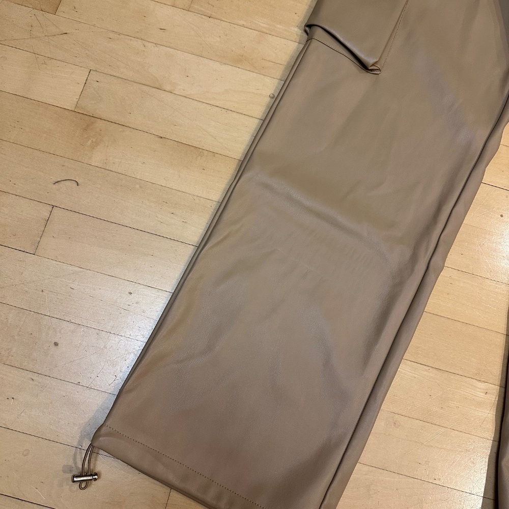 Forever 21 Beige Vegan Cargo jogger, L,  P1366 - Picture 7 of 9